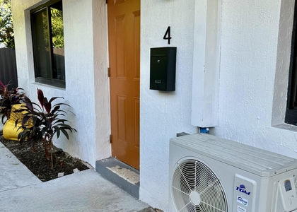 880 Nw 8th Avenue - Photo 1