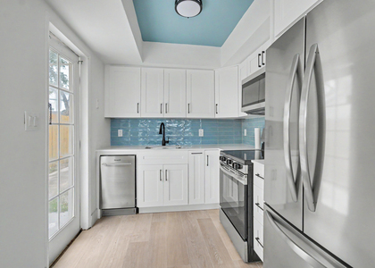 411b Ne 57th Court - Photo 1