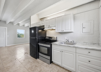 812 19th Street - Photo 1