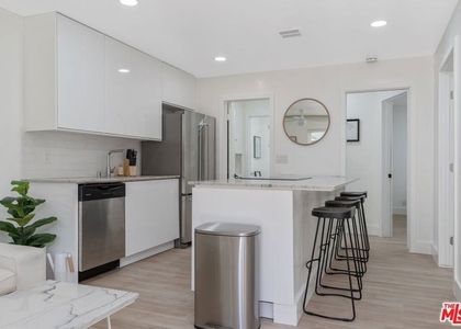 1525 E 2nd Street - Photo 1