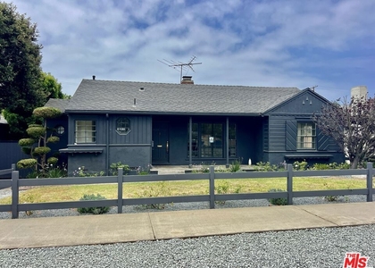 8345 Loyola Boulevard - Photo 1