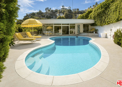8292 Hollywood Boulevard - Photo 1