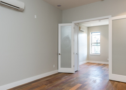 228 Kingsland Avenue - Photo 1