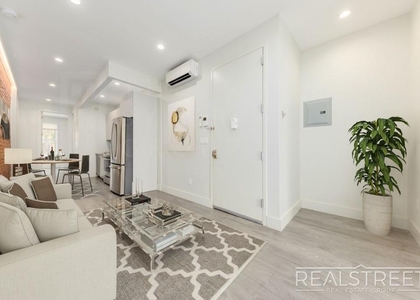 481 Hicks St - Photo 1
