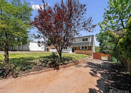 3 Meadow Road - Photo 1