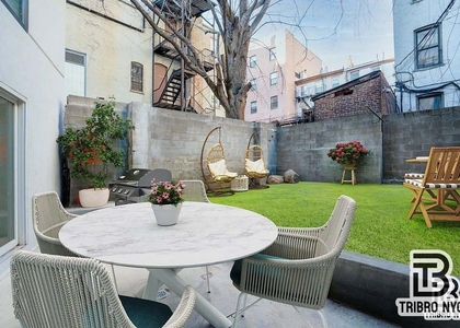 410 Lorimer Street - Photo 1