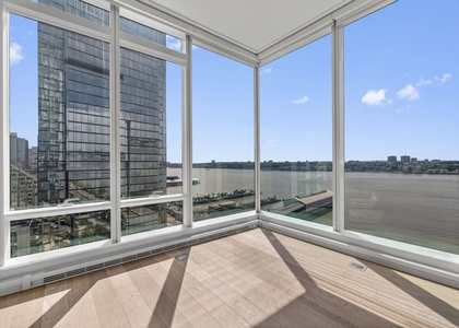 30 Riverside Boulevard - Photo 1