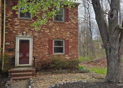 439 Ridgemore - Photo 1