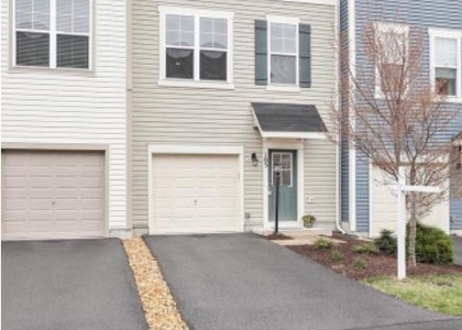 105 Pintangle Court - Photo 1