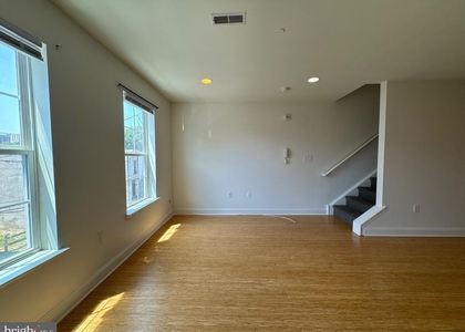 1131 W Nevada Street - Photo 1