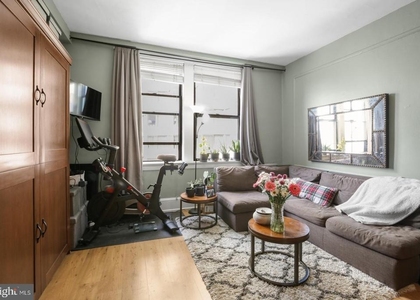 1324 Locust Street - Photo 1