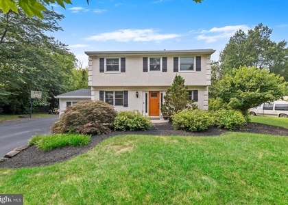1621 Clearview Avenue - Photo 1