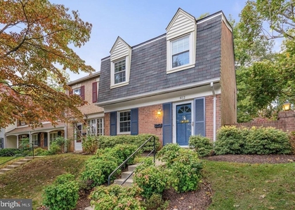 812 Azalea Drive - Photo 1