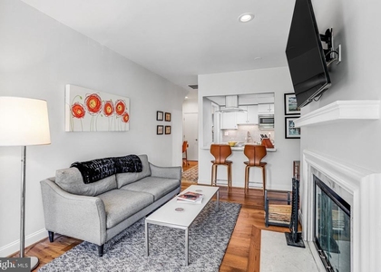 212 3rd Street Ne - Photo 1