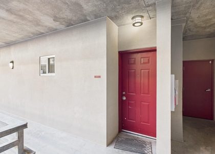 711 W 26th St - Photo 1