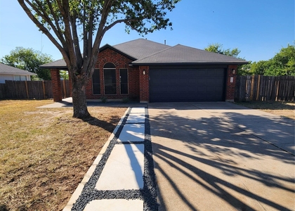 504 Texas Ave - Photo 1