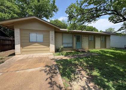 106 E Longspur Blvd - Photo 1