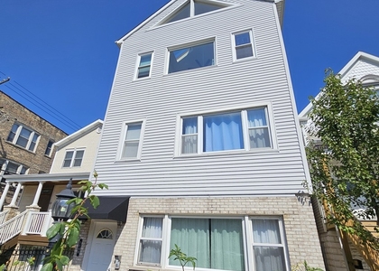 1140 W Barry Avenue - Photo 1