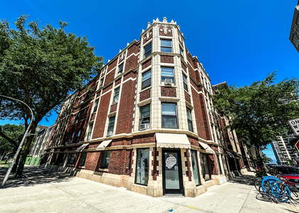 6207 N Winthrop Avenue - Photo 1