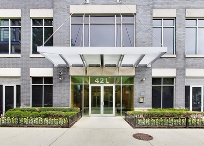 421 W Huron Street - Photo 1