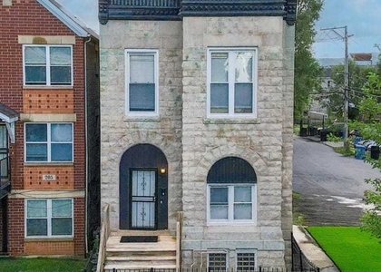 209 S Albany Avenue - Photo 1