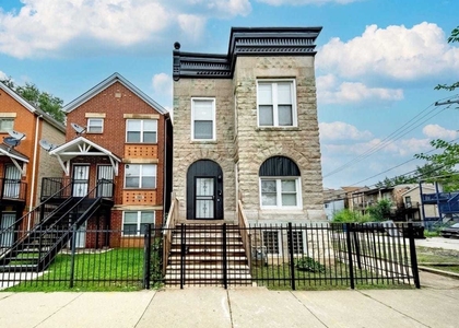 209 S Albany Avenue - Photo 1