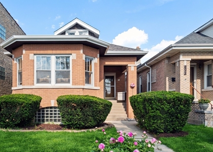 6017 N Austin Avenue - Photo 1