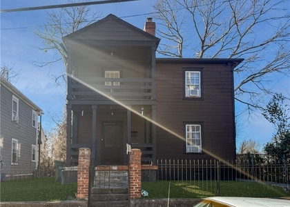109 Vine Street Sw - Photo 1