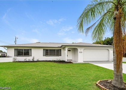302 Se 3rd Street - Photo 1