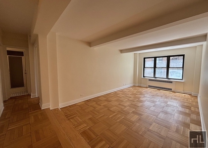 East 56 Street - Photo 1