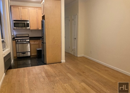 East 82 Street - Photo 1