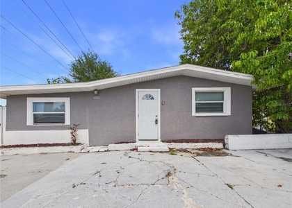 605 S Disston Avenue - Photo 1