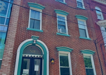 918 W Turner Street - Photo 1