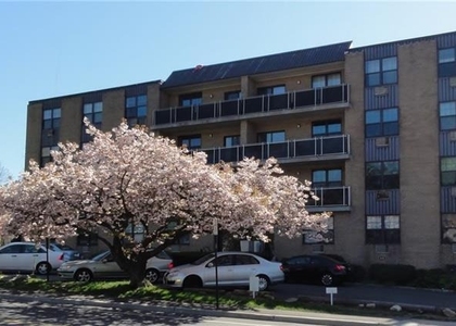 500 Newfield Avenue - Photo 1