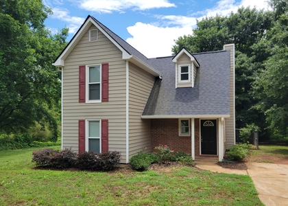 611 Leigh Court - Photo 1
