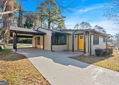 2142 Cloverdale Drive Se - Photo 1