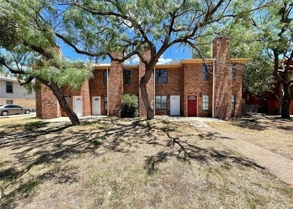 921 Bruce Way - Photo 1