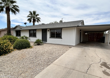 14010 N 40th Place - Photo 1