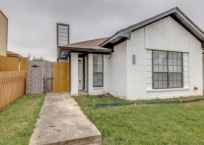 2428 Summer Place Drive - Photo 1