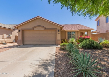 16523 W Saguaro Lane - Photo 1