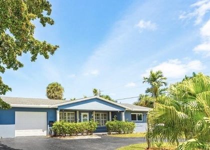 420 Se 12th Avenue - Photo 1