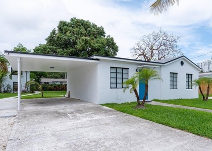 2541 Ne 181st Street - Photo 1