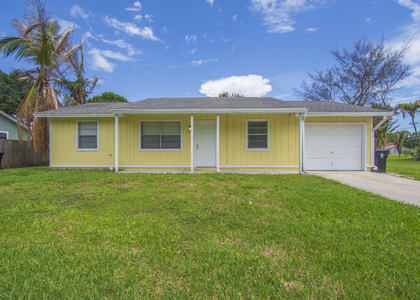 205 Sw Voltair Terrace - Photo 1