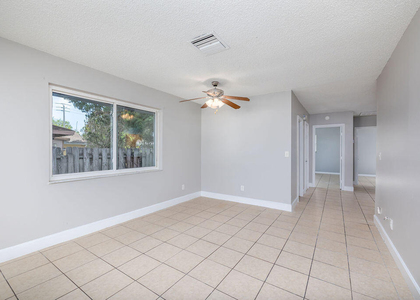 917 Se Nassau Avenue - Photo 1
