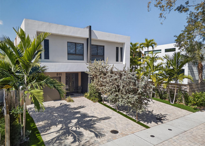 811 Sw 10th Terrace - Photo 1