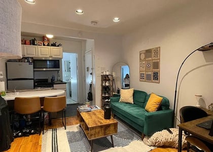 West 46th Street - Photo 1