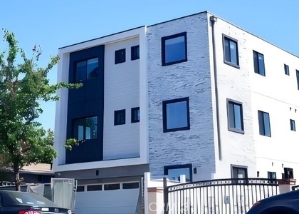 1410 W 37th Place - Photo 1