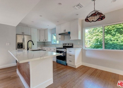 5726 Woodman Avenue - Photo 1