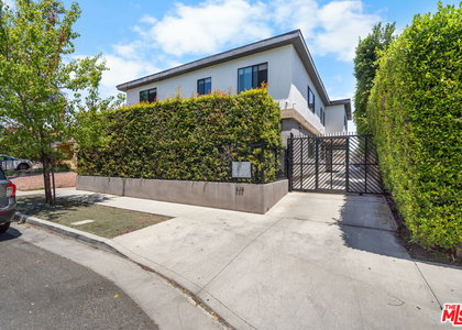 838 N Mansfield Avenue - Photo 1