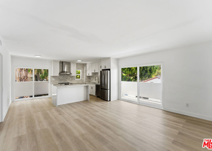 929 N Stanley Avenue - Photo 1